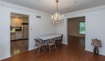 2070 White Pond Dr, Akron, OH 44313
