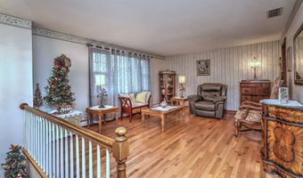 21 Oxford Ln, Cromwell, CT 06416