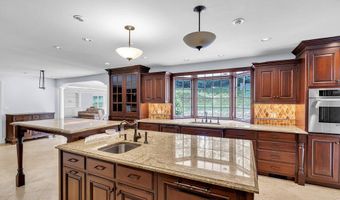 41 Marlpit Pl, Middletown, NJ 07748