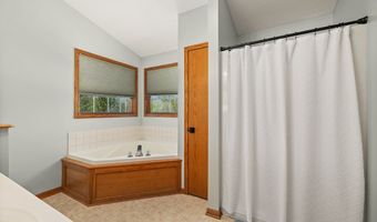 895 Williamsburg Ct, Ashland, OH 44805