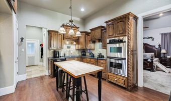 209 N Wickham St, Alvord, TX 76225