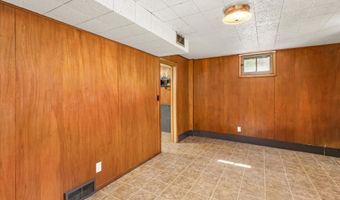 2619 Meadow Glen Rd, Ames, IA 50014