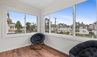 135 Dover Rd, West Hartford, CT 06119