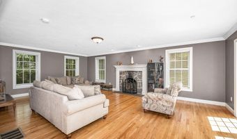 7 Oak Ridge Dr, Atkinson, NH 03811