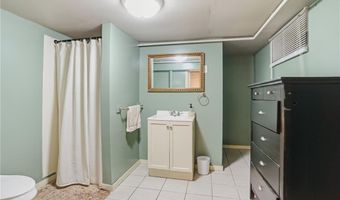 514 Killingly St, Johnston, RI 02919