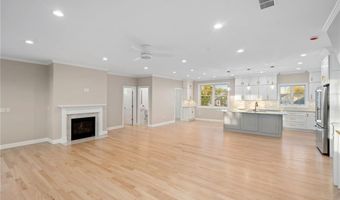 25 Scallop Shell Rd, Narragansett, RI 02882