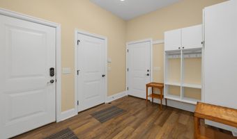 1801 N Dewey St, Auburn, IN 46706