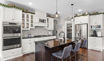 4313 Parkview Cir, Anoka, MN 55303