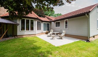 989 McCabe Ave NE, Ada, MI 49301
