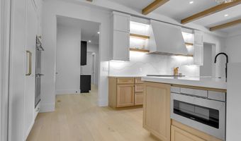 11 Sanctuary Ct, Amherst, NY 14221