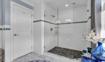 21 W Magnolia Ave, Beach Haven, NJ 08008