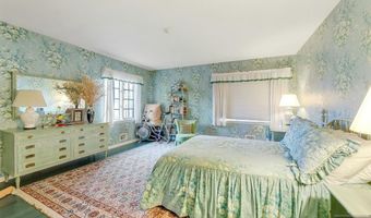 32 Litchfield Way, Alpine, NJ 07620