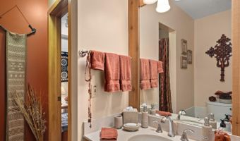 267 S Cove Rd, Burlington, VT 05401