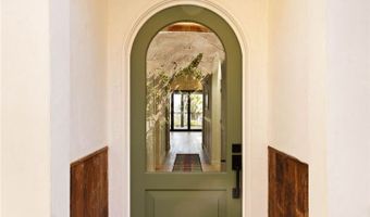 3926 Sunset Dr, Los Angeles, CA 90027