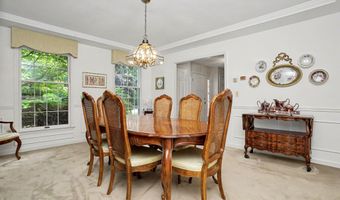 11 Tanglewood Dr, Danbury, CT 06811