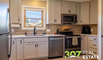 2223 Greever St, Cody, WY 82414
