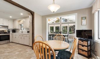 8 Brookdale Cir, Billerica, MA 01821