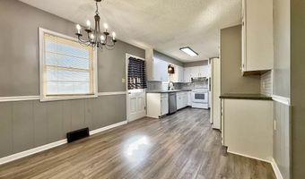 2202 Edgemont Dr, Arkansas City, KS 67005