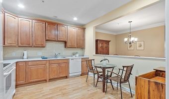170 Haverhill St 136, Andover, MA 01810