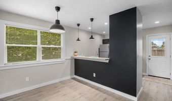 67 W 8TH St, Atlantic Beach, FL 32233