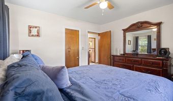 300 W 3RD Ave, Barrington, NJ 08007