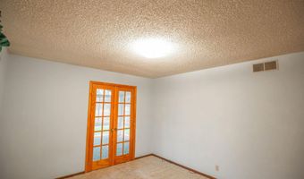 931 E Oak St, Algona, IA 50511