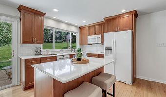 713 Barham Down Dr, Ballwin, MO 63011