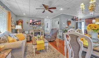 31 Darling St, Acushnet, MA 02743