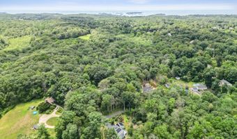 90 Red Hill Rd, Branford, CT 06405