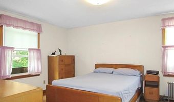 21 Hemlock Ave, Cranston, RI 02910