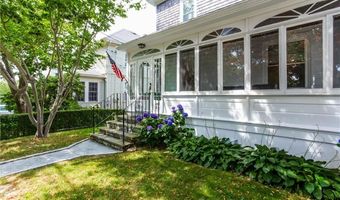 22 Bateman Ave, Newport, RI 02840