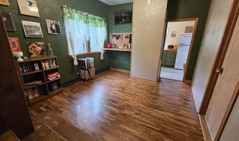312 W Locust St, Aurora, MO 65605