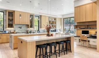 4050 Contera Rd, Encino, CA 91436