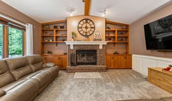 1035 Vermont Ct, Ames, IA 50014
