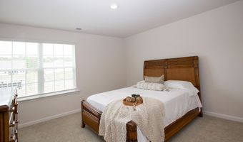 1179 Misty Creek Dr, Aberdeen, NC 28315