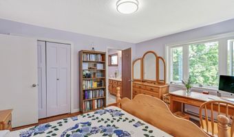 370 Lake St, Barton, VT 05822