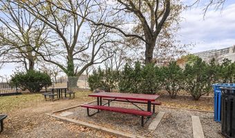 1111 ARLINGTON Blvd 318, Arlington, VA 22209