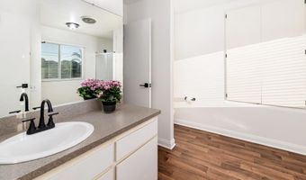 435 W Hawthorne St, Fallbrook, CA 92028