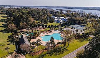 3 Butterfield Ln, Beaufort, SC 29907