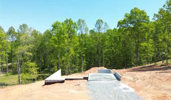 18 Somerset Dr, Appomattox, VA 24522