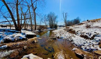 300 Round Up Ln, Bakersfield, MO 65609