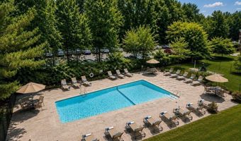 50-56 Broadlawn Park 414, Boston, MA 02467