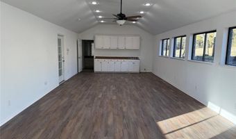 205 S Parkway Dr, Alvarado, TX 76009