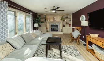 305 NE Mandy Ln, Ankeny, IA 50021