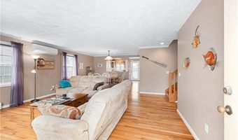 16 Elm Ave, Narragansett, RI 02882