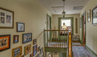 210 NE Valley St, Abingdon, VA 24210