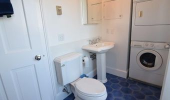35 Chastellux Ave J, Newport, RI 02840