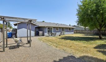 855 N 8TH St, Aumsville, OR 97325