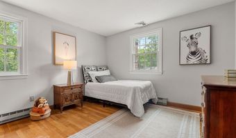 6 Lancaster Pl, Andover, MA 01810