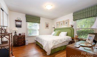 3125 Loma Ln, Charlotte, NC 28205